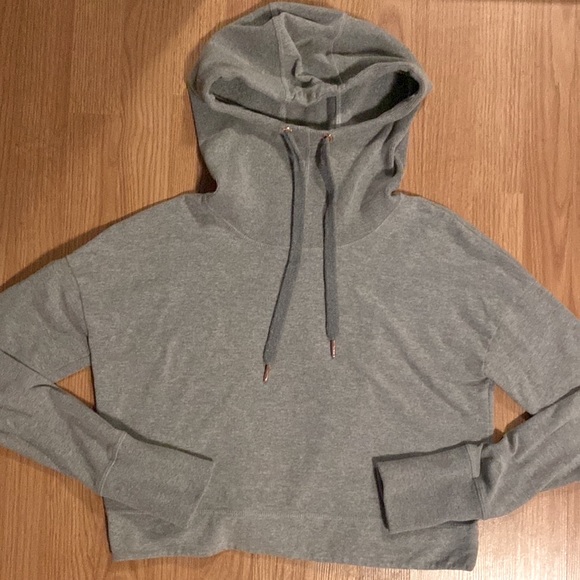 ❤️ Sweaty Betty Cropped Pullover Hoodie Size Small NWOT - Picture 2 of 11